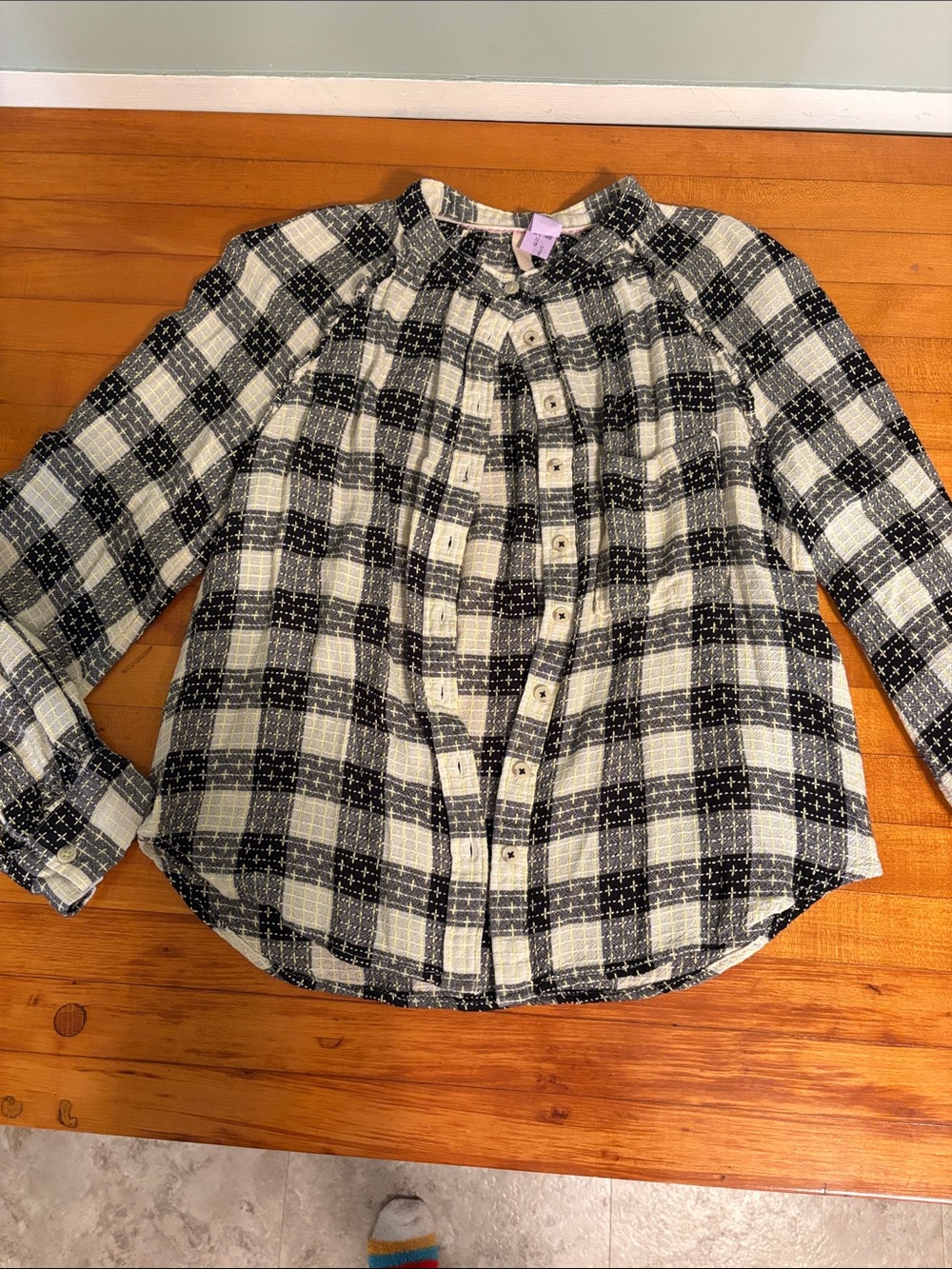 Pilcro Black & White Plaid Button-Down Shirt